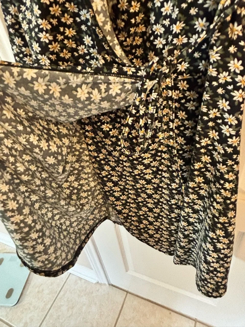 Hollister feminine wrap